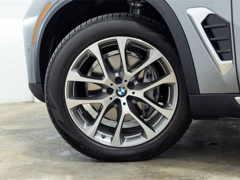Certified 2025 BMW X5 xDrive40i w/ Premium Package image 28