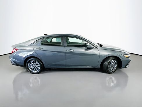 New 2026 Hyundai Elantra Blue FWD image 8