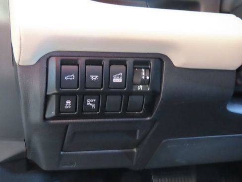 Used 2022 Subaru Ascent Limited AWD/4WD image 37