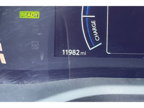 Used 2025 Toyota Camry SE w/ Convenience Package FWD image 39