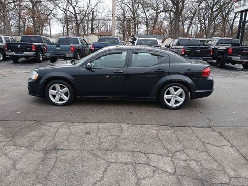 Used 2011 Dodge Avenger Mainstreet FWD image 3