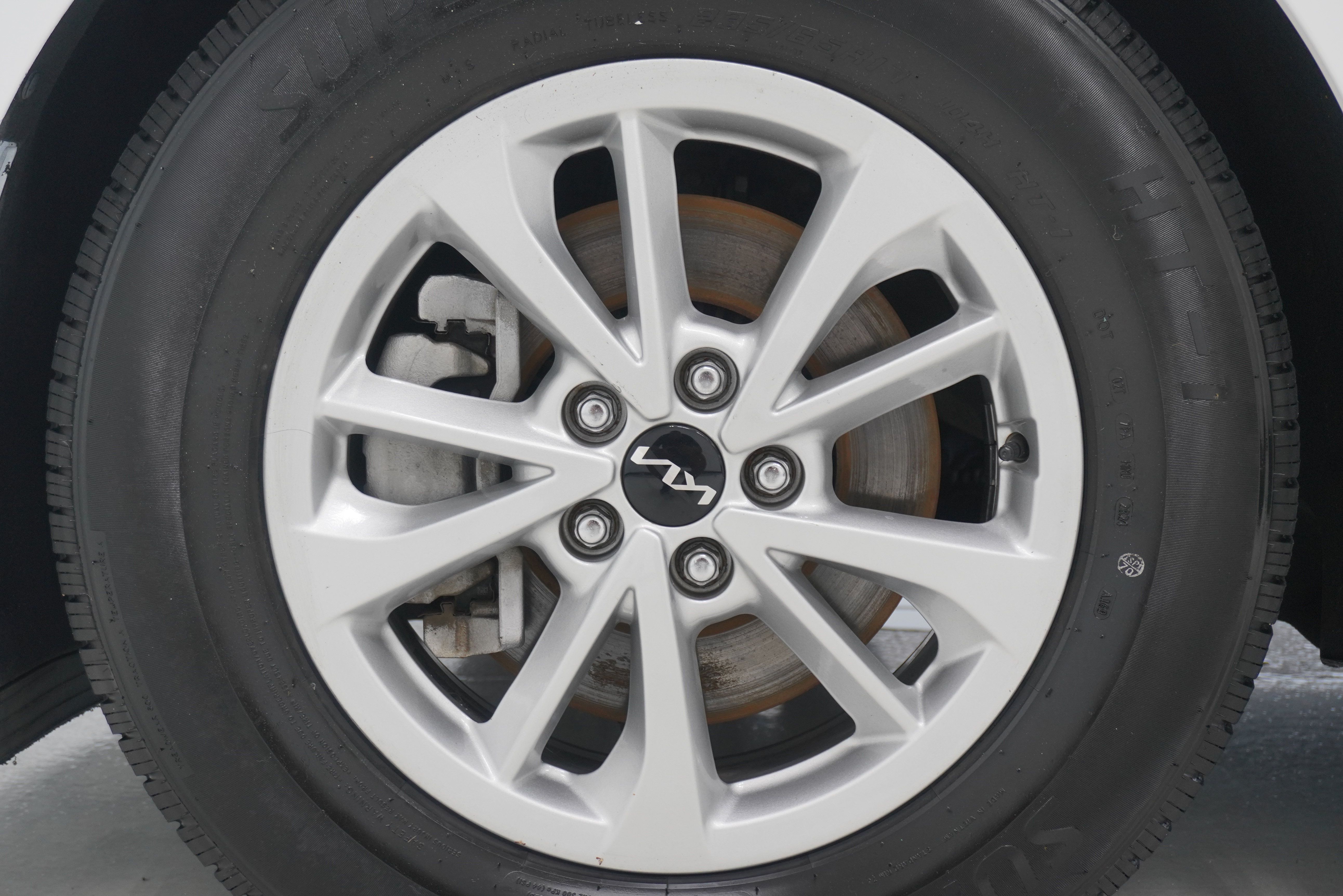Used 2022 Kia Carnival LX FWD image 26