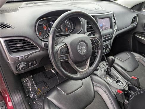 Used 2019 Jeep Cherokee Latitude Plus w/ Cold Weather Group image 10