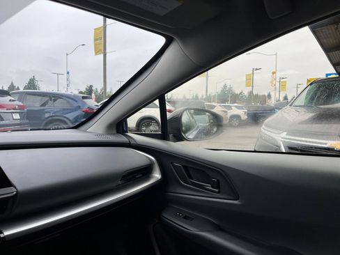 Used 2025 Toyota Prius LE image 35