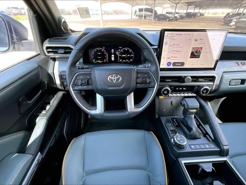 Used 2025 Toyota 4Runner Trailhunter image 6