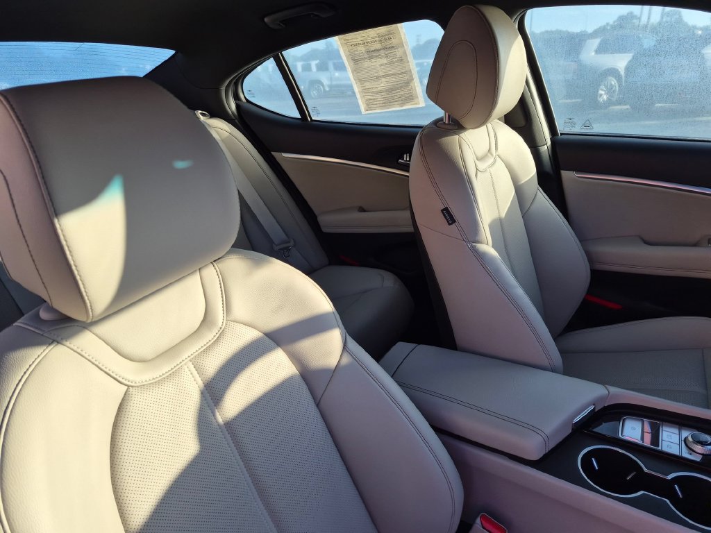 Used 2023 Genesis G70 2.0T AWD/4WD image 26