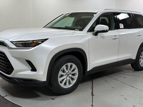 New 2026 Toyota Grand Highlander XLE image 1