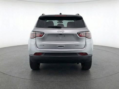 Used 2025 Jeep Compass Limited image 7