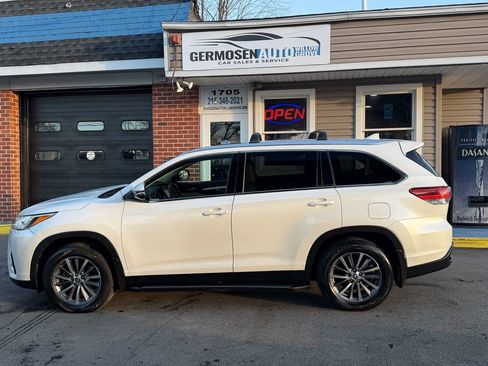 Used 2019 Toyota Highlander XLE image 2