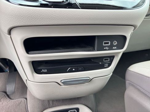 Used 2018 Chrysler Pacifica Touring-L Plus w/ Advanced Safetytec Group FWD image 31