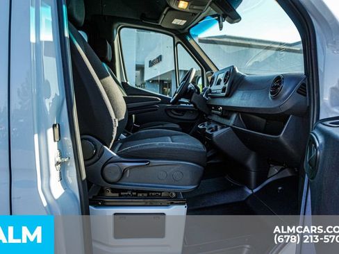 Used 2024 Mercedes-Benz Sprinter 2500 image 21