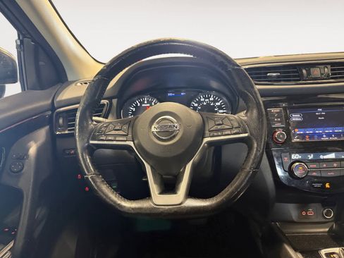 Used 2021 Nissan Rogue Sport SV image 13