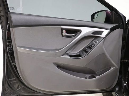 Used 2014 Hyundai Elantra SE w/ Option Group 02 image 16