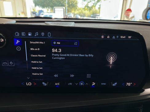 New 2026 Chevrolet Traverse LT w/ Enhanced Driving Package image 18