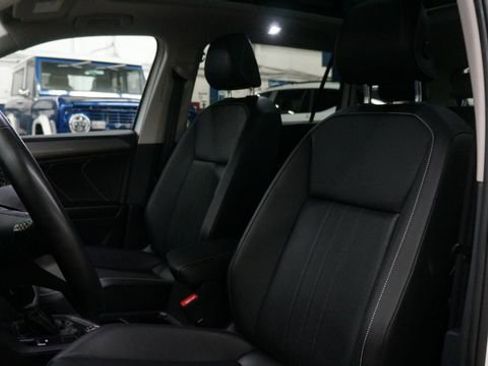 Certified 2023 Volkswagen Tiguan SE image 11