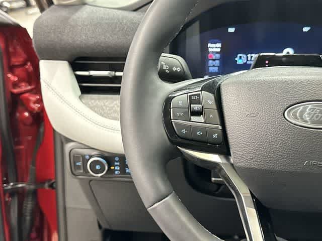 Used 2025 Ford Explorer Platinum w/ Ultimate Package AWD/4WD image 17