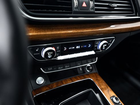 Certified 2023 Audi Q5 2.0T Premium w/ Convenience Package AWD/4WD image 13
