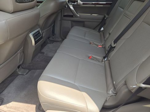 Used 2016 Lexus GX 460 Luxury w/ Preferred Accessory Package AWD/4WD image 29
