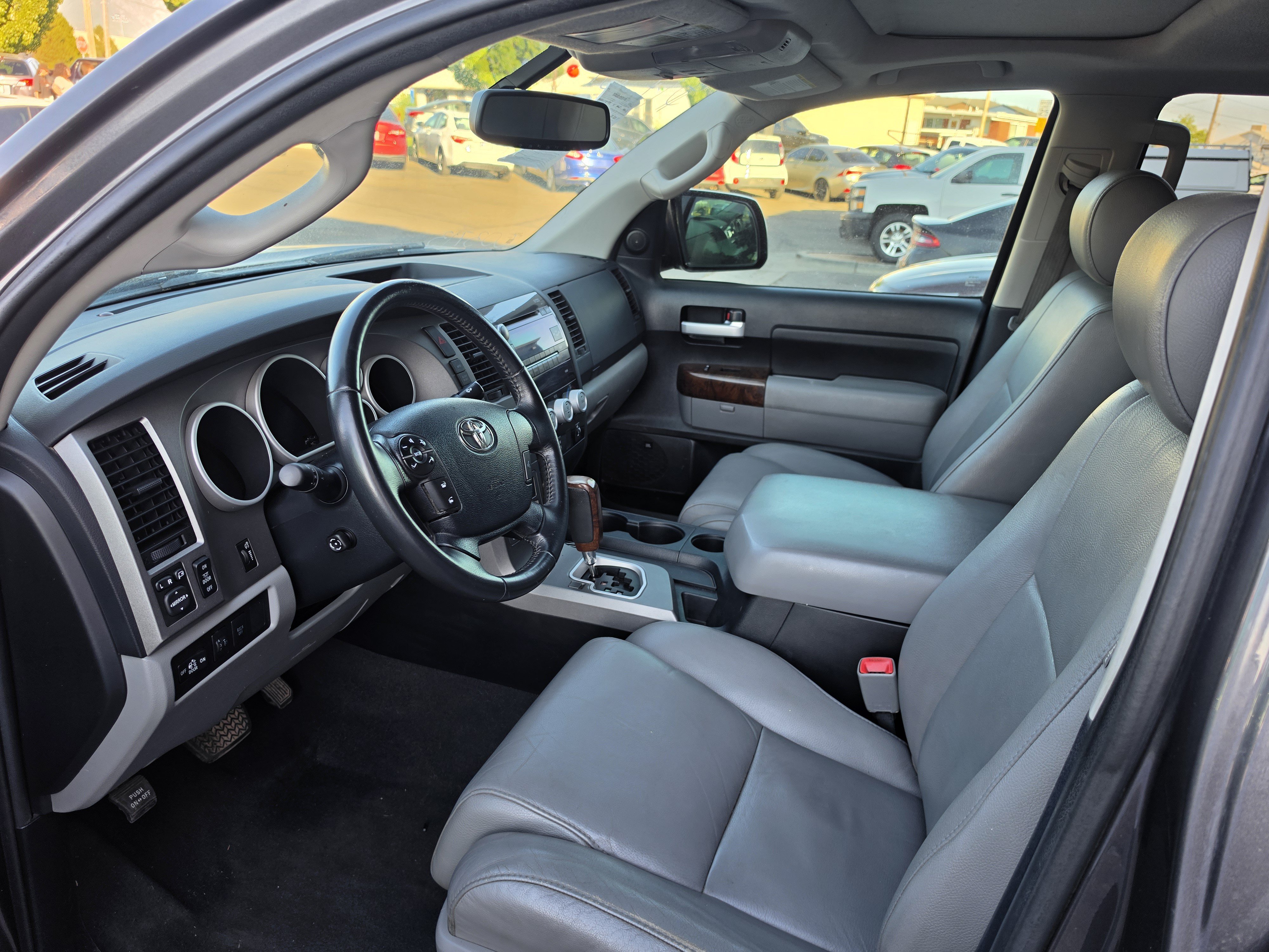 Used 2012 Toyota Tundra Limited w/ Memory Pkg AWD/4WD image 12