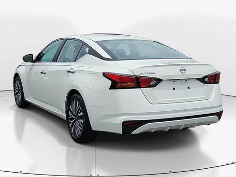 Used 2025 Nissan Altima 2.5 SV FWD image 8