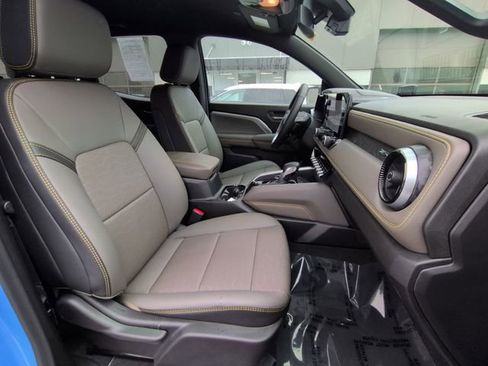 Used 2025 Chevrolet Colorado ZR2 w/ Technology Package image 28