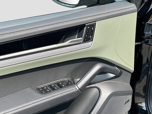 New 2026 Porsche Cayenne Coupe AWD/4WD image 20