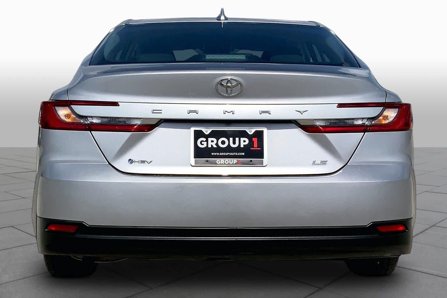 Used 2025 Toyota Camry LE FWD image 5