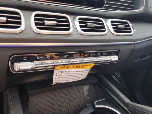 New 2026 Mercedes-Benz GLS 580 4MATIC image 32