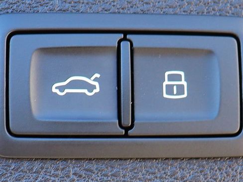 Used 2019 Audi SQ5 Premium Plus w/ Premium Plus Package image 26