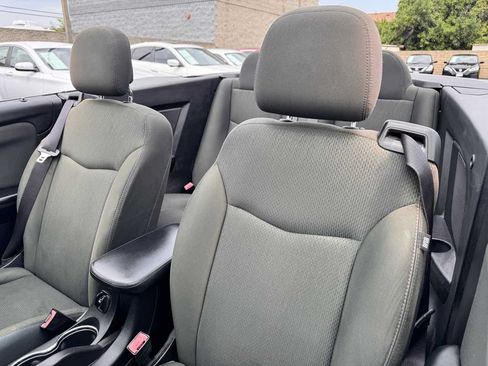 Used 2011 Chrysler 200 Touring FWD image 35