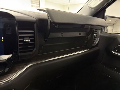 Used 2024 Chevrolet Silverado 1500 LT image 54