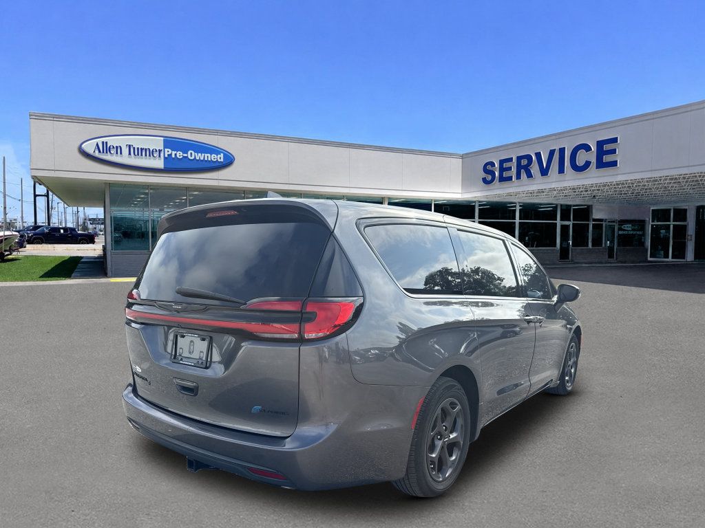 Used 2022 Chrysler Pacifica Touring-L w/ S Appearance Package FWD image 44