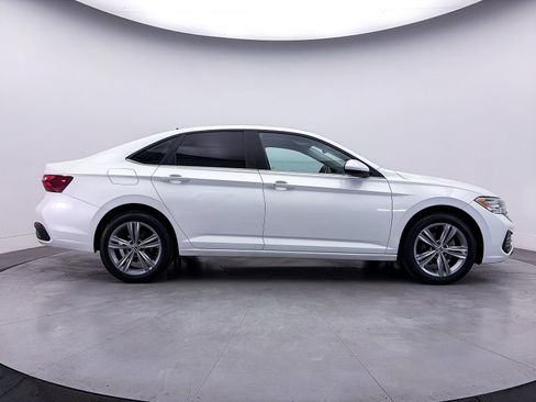 Used 2023 Volkswagen Jetta SE w/ Panoramic Sunroof Package FWD image 36
