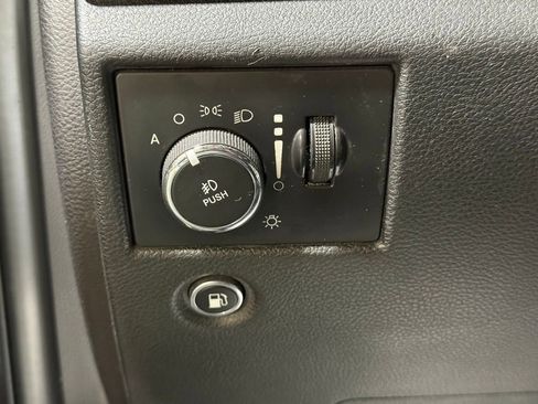 Used 2015 Jeep Grand Cherokee Limited image 28