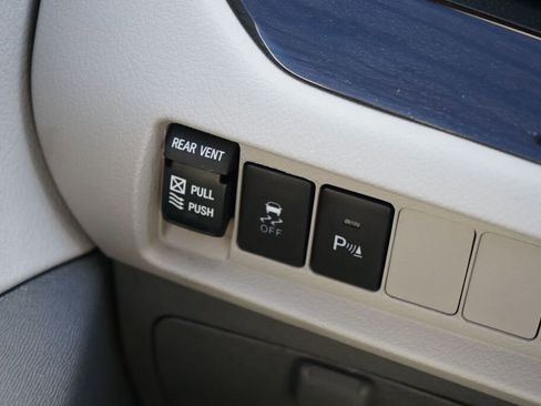 Used 2020 Toyota Sienna XLE w/ XLE Navigation Package image 31