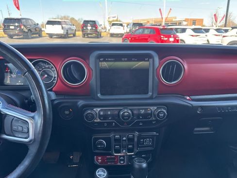 Used 2022 Jeep Wrangler Unlimited Rubicon w/ LED Lighting Group AWD/4WD image 20