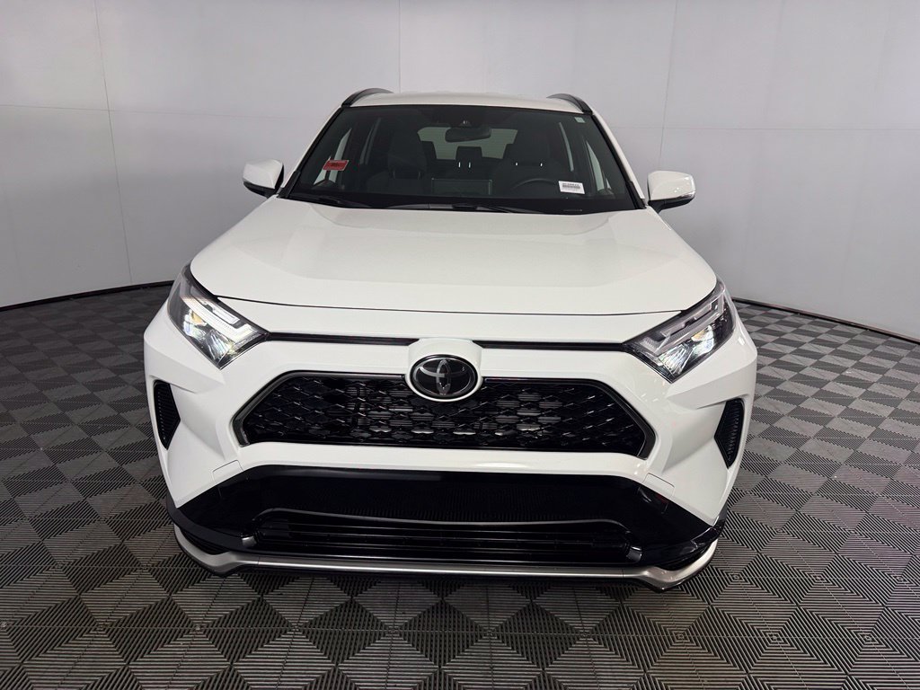 Used 2025 Toyota RAV4 SE AWD/4WD image 2
