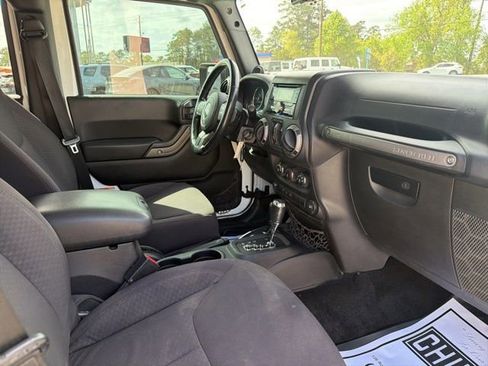 Used 2013 Jeep Wrangler Unlimited Sport image 14