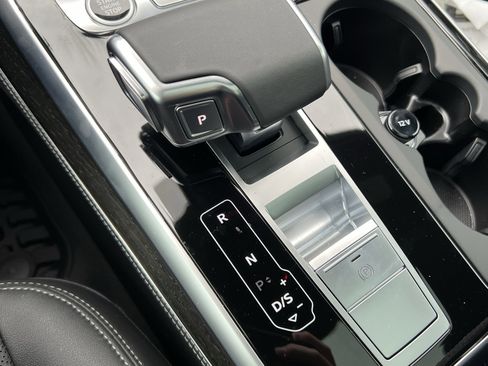 Used 2025 Audi Q8 Premium Plus image 26