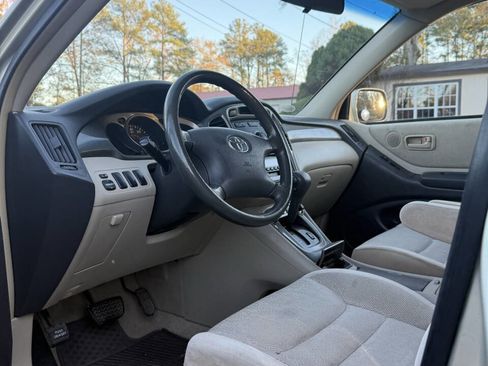Used 2003 Toyota Highlander 4WD V6 image 20