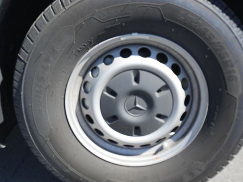 Used 2024 Mercedes-Benz Sprinter 144 Cargo image 17