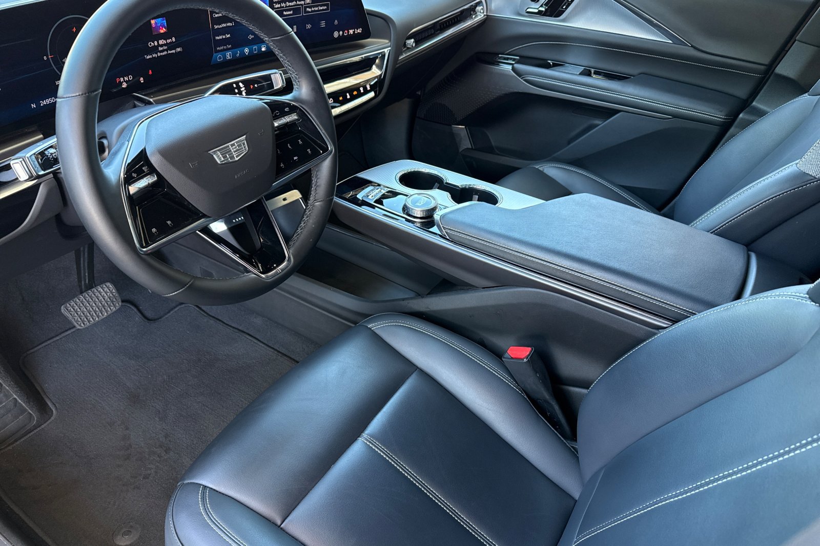 Used 2024 Cadillac Lyriq Tech AWD/4WD image 5
