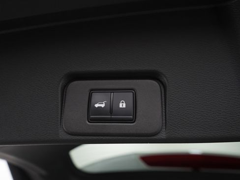 Used 2024 Nissan Rogue SV image 11