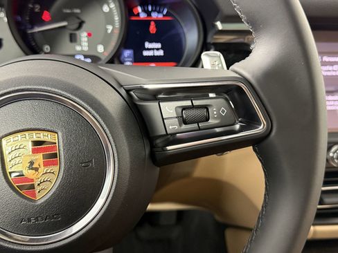 Certified 2026 Porsche Macan AWD/4WD image 28