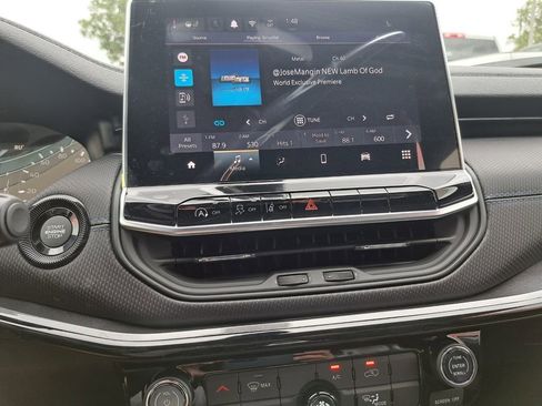 New 2026 Jeep Compass Latitude image 10