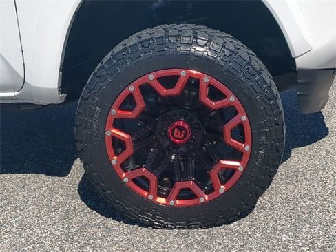 Used 2019 Toyota Tacoma SR5 image 11