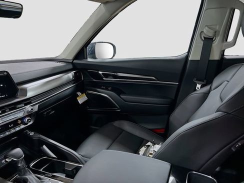 New 2025 Kia Telluride S image 25