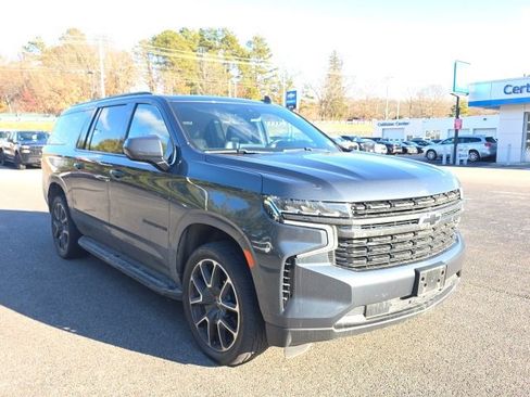Used 2021 Chevrolet Suburban RST image 1