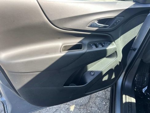Used 2023 Chevrolet Equinox LT FWD image 12