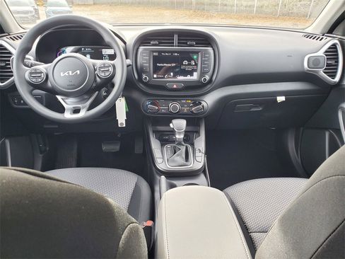 New 2025 Kia Soul LX image 5